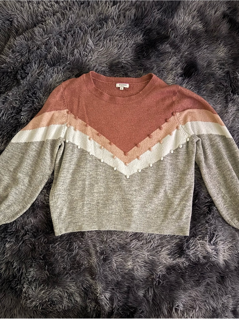 Chevron Color-block Sweater - Picture 2 of 3